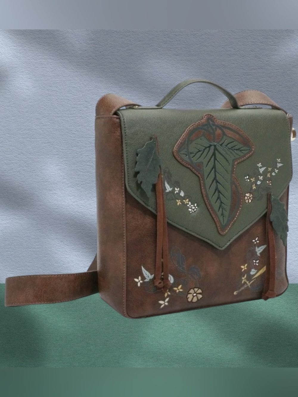 Her Universe The Lord Of The Rings Leaf Lórien Messenger BAG One Ring Keychain